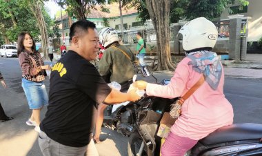 Berbagi Kasih Dalam Jum’at Berkah Perhutani Banyuwangi Barat